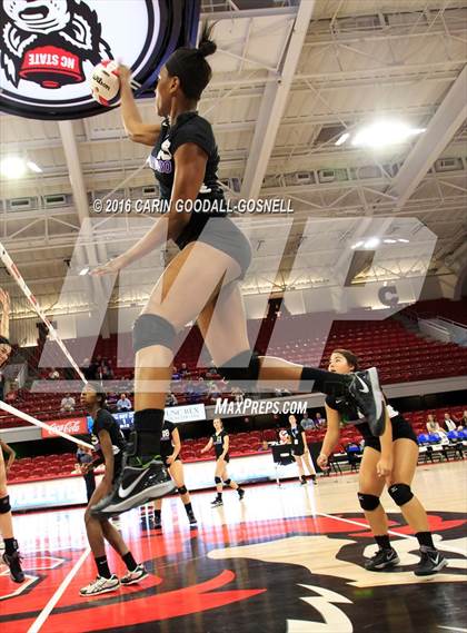 Thumbnail 1 in Carrboro vs. Maiden (NCHSAA 2A Final) photogallery.