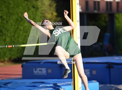 Thumbnail 2 in WCAL Finals (High Jump) photogallery.