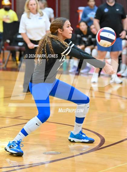 Thumbnail 2 in Snowflake @ Valley Christian (AIA 3A Semifinal) photogallery.