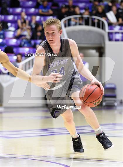 Thumbnail 3 in Fremont vs. Riverton (UHSAA 6A Quarterfinal) photogallery.