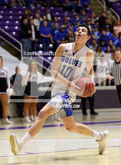 Thumbnail 1 in Fremont vs. Riverton (UHSAA 6A Quarterfinal) photogallery.