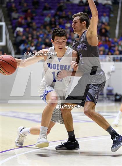 Thumbnail 2 in Fremont vs. Riverton (UHSAA 6A Quarterfinal) photogallery.