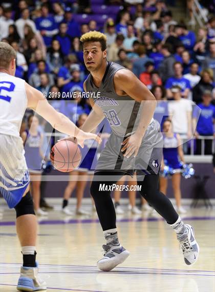 Thumbnail 3 in Fremont vs. Riverton (UHSAA 6A Quarterfinal) photogallery.