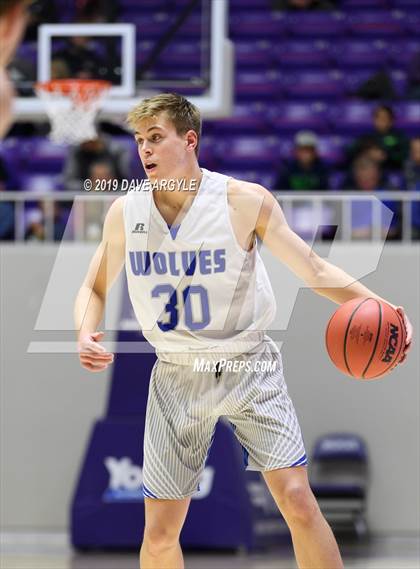 Thumbnail 2 in Fremont vs. Riverton (UHSAA 6A Quarterfinal) photogallery.