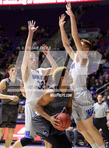 Thumbnail 2 in Fremont vs. Riverton (UHSAA 6A Quarterfinal) photogallery.