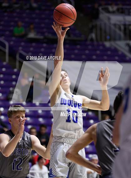 Thumbnail 1 in Fremont vs. Riverton (UHSAA 6A Quarterfinal) photogallery.