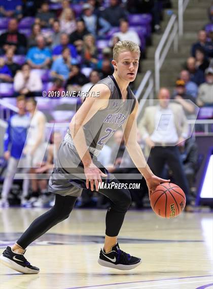 Thumbnail 1 in Fremont vs. Riverton (UHSAA 6A Quarterfinal) photogallery.