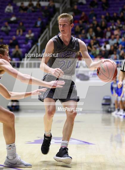 Thumbnail 2 in Fremont vs. Riverton (UHSAA 6A Quarterfinal) photogallery.