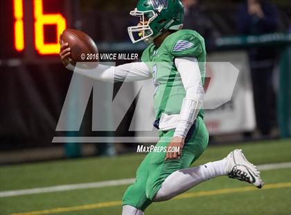 Thumbnail 1 in Woodinville vs. Sumner (WIAA 4A Quarterfinal) photogallery.
