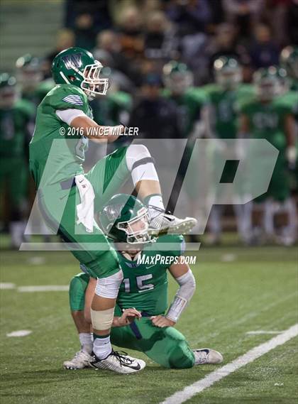 Thumbnail 3 in Woodinville vs. Sumner (WIAA 4A Quarterfinal) photogallery.