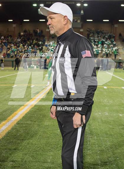 Thumbnail 2 in Woodinville vs. Sumner (WIAA 4A Quarterfinal) photogallery.