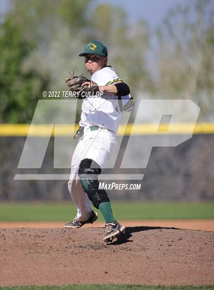 Thumbnail 2 in Kearns vs. Syracuse (UHSAA 6A Regionals Game 3) photogallery.