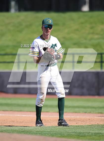 Thumbnail 2 in Kearns vs. Syracuse (UHSAA 6A Regionals Game 3) photogallery.