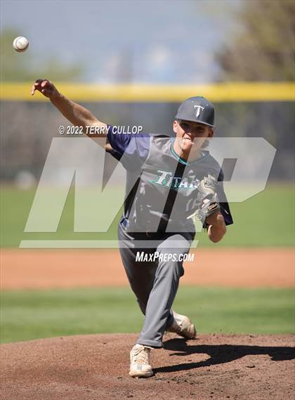 Thumbnail 1 in Kearns vs. Syracuse (UHSAA 6A Regionals Game 3) photogallery.