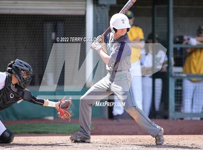 Thumbnail 2 in Kearns vs. Syracuse (UHSAA 6A Regionals Game 3) photogallery.