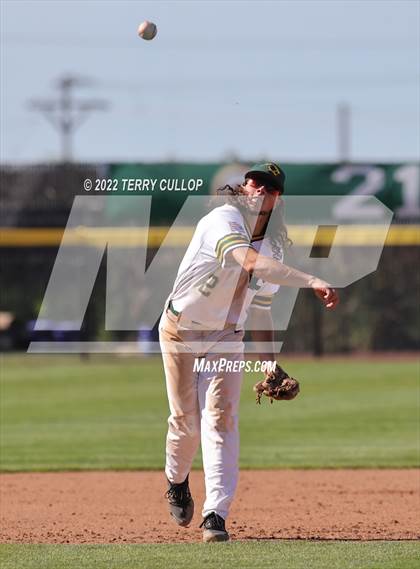 Thumbnail 2 in Kearns vs. Syracuse (UHSAA 6A Regionals Game 3) photogallery.