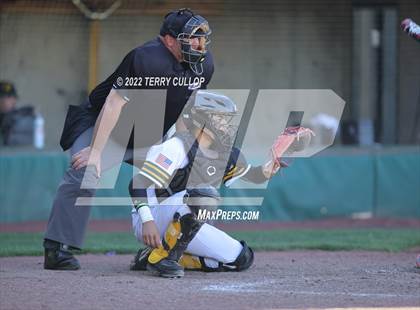Thumbnail 2 in Kearns vs. Syracuse (UHSAA 6A Regionals Game 3) photogallery.