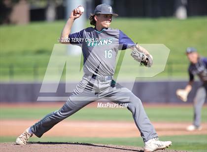 Thumbnail 1 in Kearns vs. Syracuse (UHSAA 6A Regionals Game 3) photogallery.