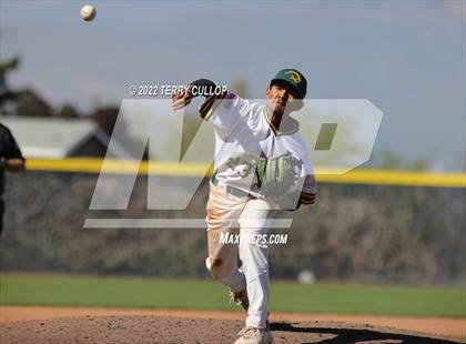 Thumbnail 1 in Kearns vs. Syracuse (UHSAA 6A Regionals Game 3) photogallery.