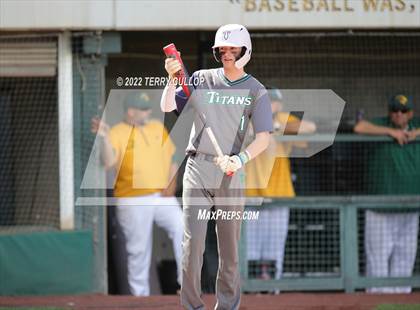 Thumbnail 2 in Kearns vs. Syracuse (UHSAA 6A Regionals Game 3) photogallery.