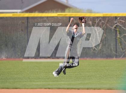 Thumbnail 1 in Kearns vs. Syracuse (UHSAA 6A Regionals Game 3) photogallery.
