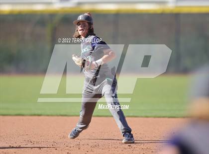 Thumbnail 1 in Kearns vs. Syracuse (UHSAA 6A Regionals Game 3) photogallery.