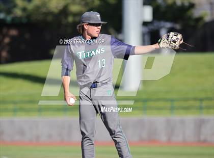 Thumbnail 3 in Kearns vs. Syracuse (UHSAA 6A Regionals Game 3) photogallery.