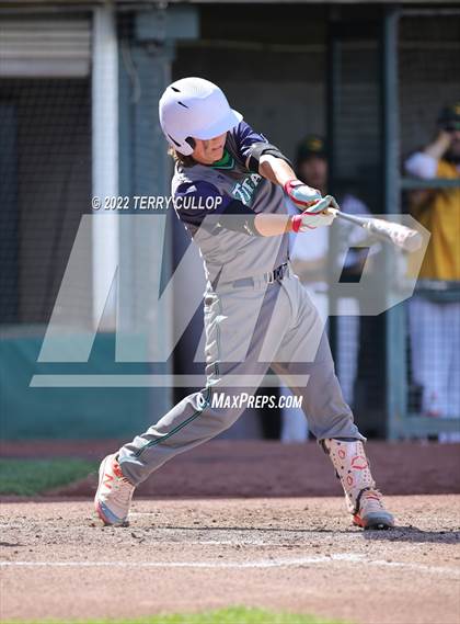 Thumbnail 1 in Kearns vs. Syracuse (UHSAA 6A Regionals Game 3) photogallery.