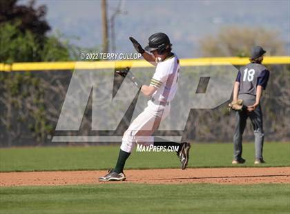 Thumbnail 1 in Kearns vs. Syracuse (UHSAA 6A Regionals Game 3) photogallery.