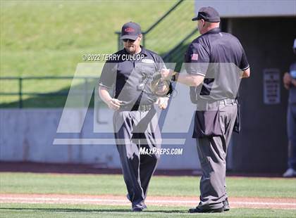 Thumbnail 1 in Kearns vs. Syracuse (UHSAA 6A Regionals Game 3) photogallery.