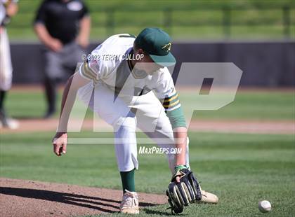 Thumbnail 1 in Kearns vs. Syracuse (UHSAA 6A Regionals Game 3) photogallery.