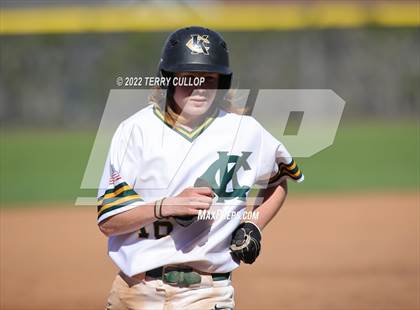 Thumbnail 1 in Kearns vs. Syracuse (UHSAA 6A Regionals Game 3) photogallery.