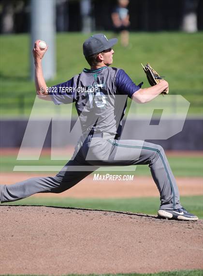 Thumbnail 2 in Kearns vs. Syracuse (UHSAA 6A Regionals Game 3) photogallery.