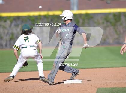 Thumbnail 3 in Kearns vs. Syracuse (UHSAA 6A Regionals Game 3) photogallery.