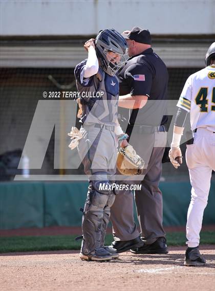Thumbnail 3 in Kearns vs. Syracuse (UHSAA 6A Regionals Game 3) photogallery.