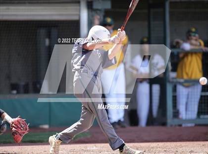 Thumbnail 1 in Kearns vs. Syracuse (UHSAA 6A Regionals Game 3) photogallery.
