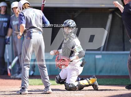 Thumbnail 3 in Kearns vs. Syracuse (UHSAA 6A Regionals Game 3) photogallery.