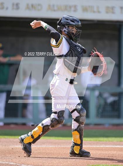 Thumbnail 2 in Kearns vs. Syracuse (UHSAA 6A Regionals Game 3) photogallery.