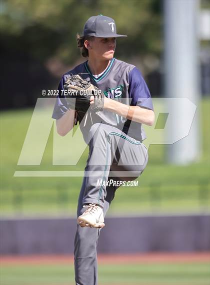 Thumbnail 3 in Kearns vs. Syracuse (UHSAA 6A Regionals Game 3) photogallery.