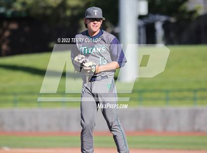 Thumbnail 1 in Kearns vs. Syracuse (UHSAA 6A Regionals Game 3) photogallery.