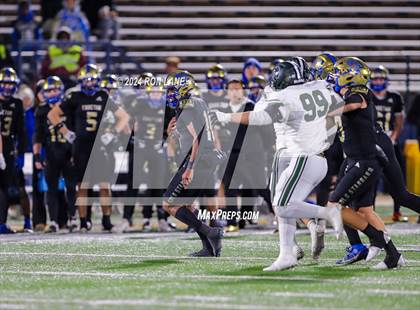 Thumbnail 2 in Muskogee vs Choctaw (OSSAA 6A-II Final) photogallery.