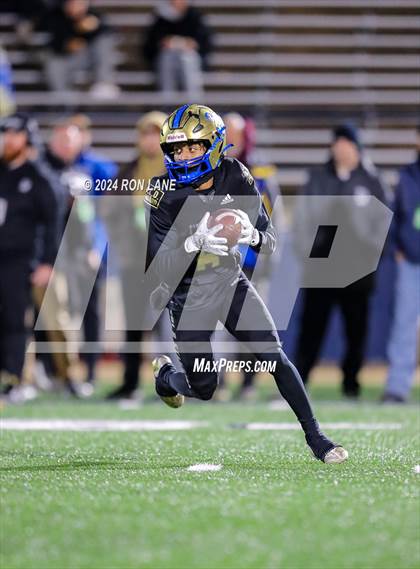 Thumbnail 2 in Muskogee vs Choctaw (OSSAA 6A-II Final) photogallery.