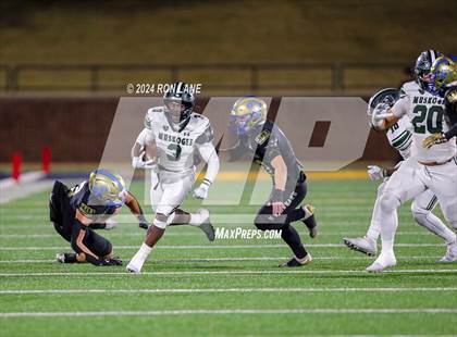 Thumbnail 1 in Muskogee vs Choctaw (OSSAA 6A-II Final) photogallery.