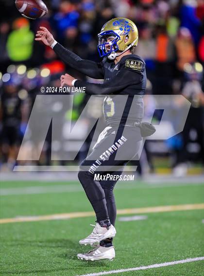 Thumbnail 2 in Muskogee vs Choctaw (OSSAA 6A-II Final) photogallery.