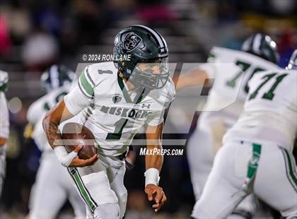 Thumbnail 3 in Muskogee vs Choctaw (OSSAA 6A-II Final) photogallery.