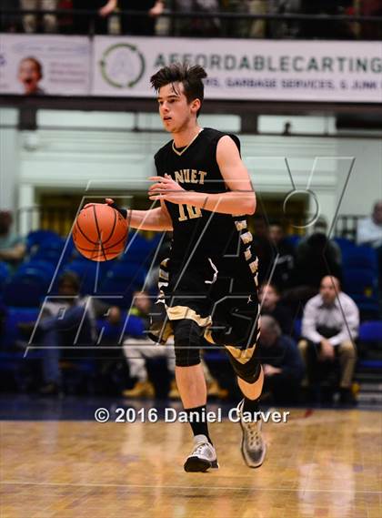 Thumbnail 2 in Nanuet vs Tappan Zee (Section 1 Class A Semifinal) photogallery.