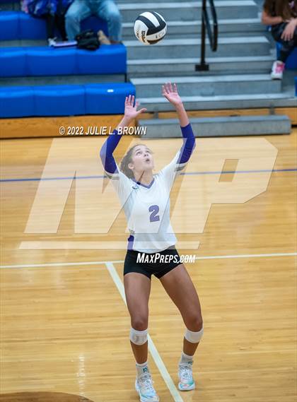 Thumbnail 1 in Cathedral vs. Brownsburg (IHSAA 4A Regional semi-final) photogallery.