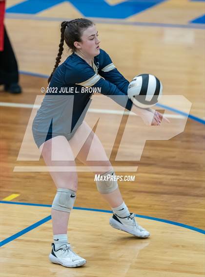Thumbnail 3 in Cathedral vs. Brownsburg (IHSAA 4A Regional semi-final) photogallery.
