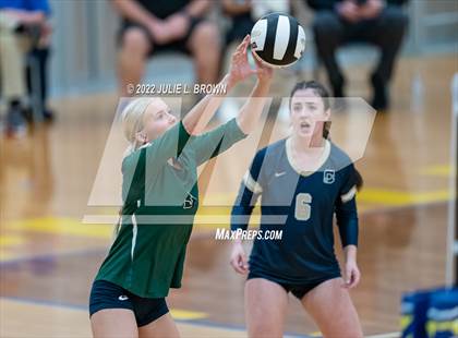 Thumbnail 2 in Cathedral vs. Brownsburg (IHSAA 4A Regional semi-final) photogallery.