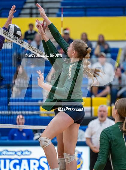 Thumbnail 2 in Cathedral vs. Brownsburg (IHSAA 4A Regional semi-final) photogallery.